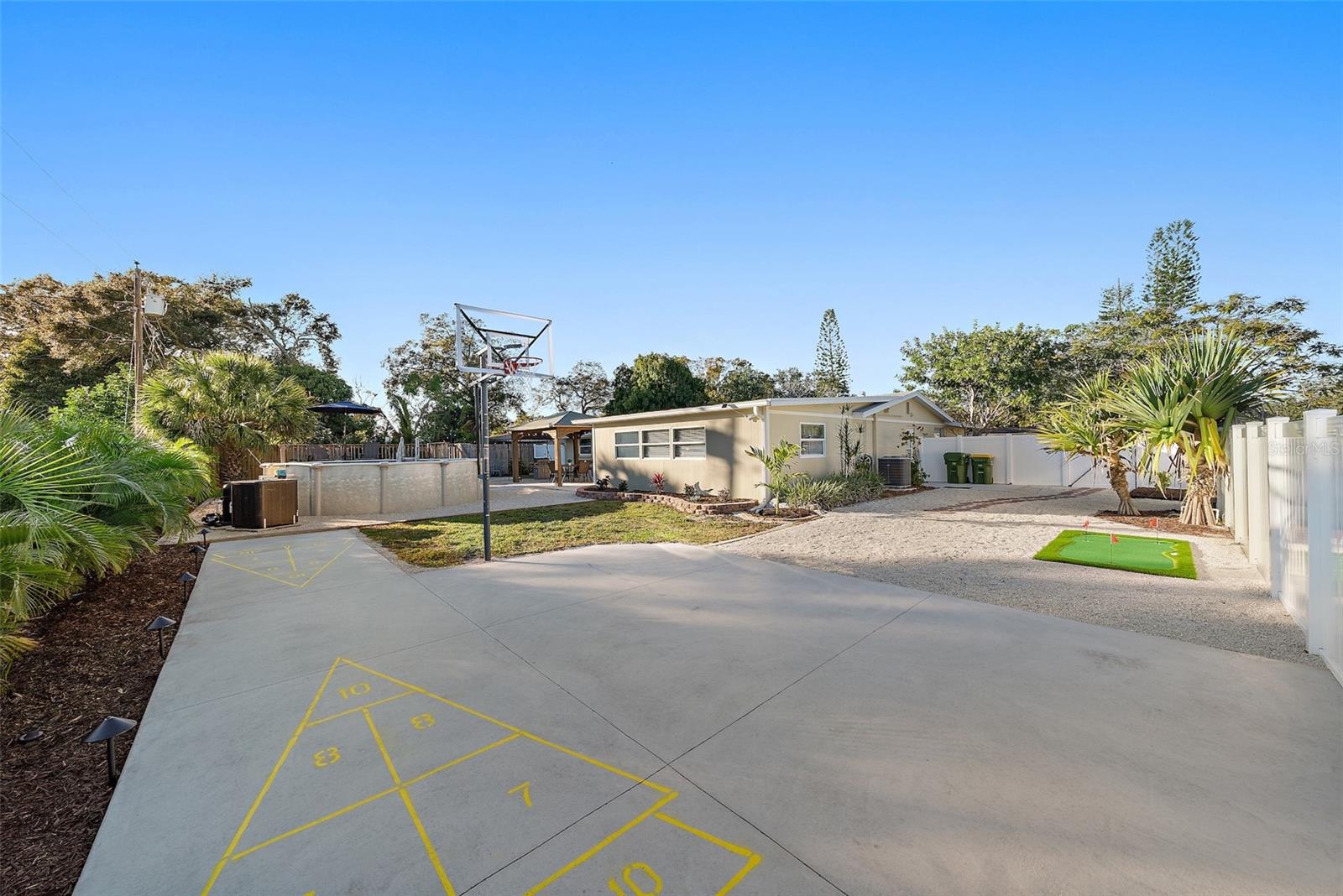 CAROLINA ESTATES - Residential