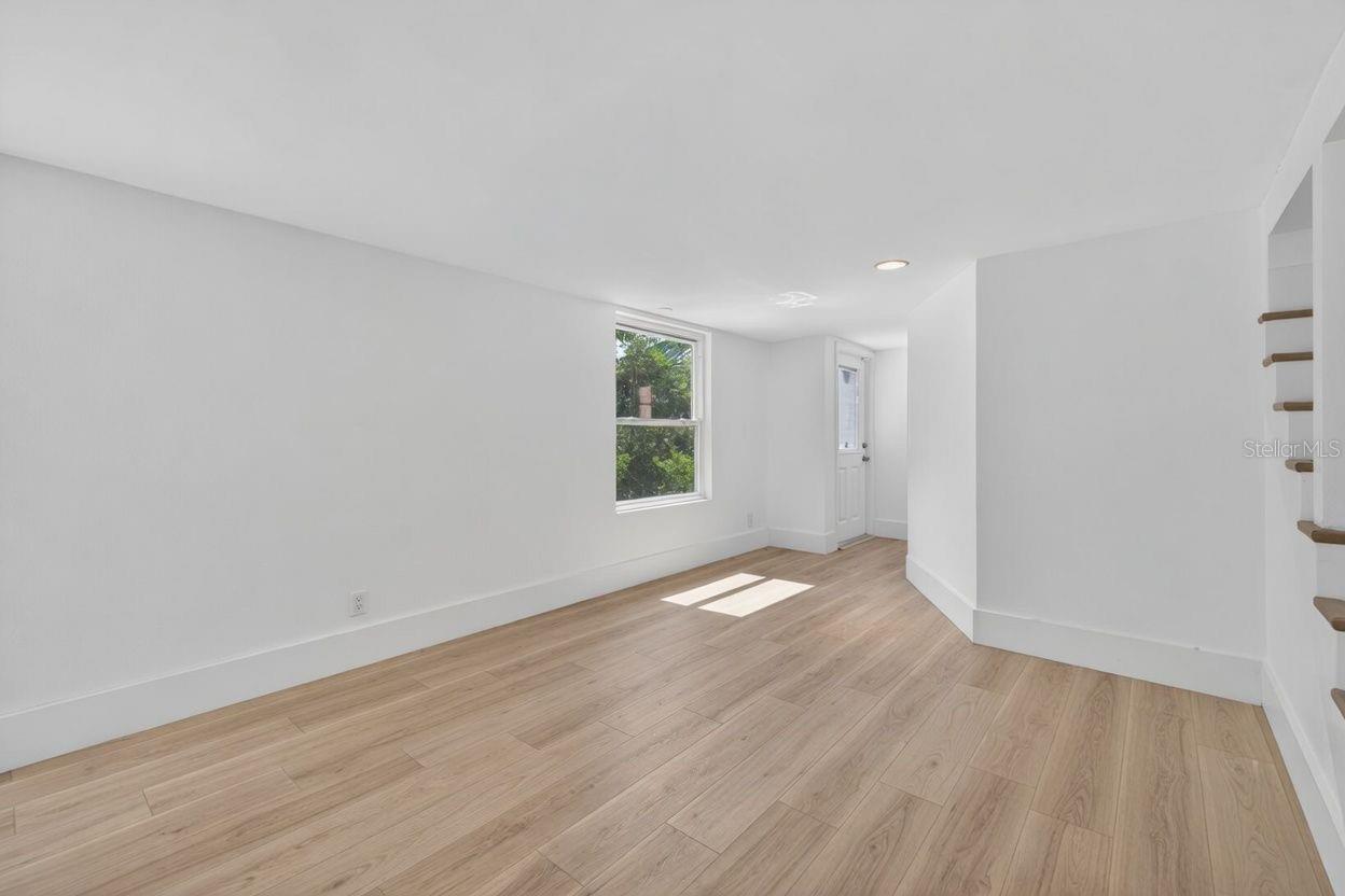 HEART OF BELLEAIR - Residential