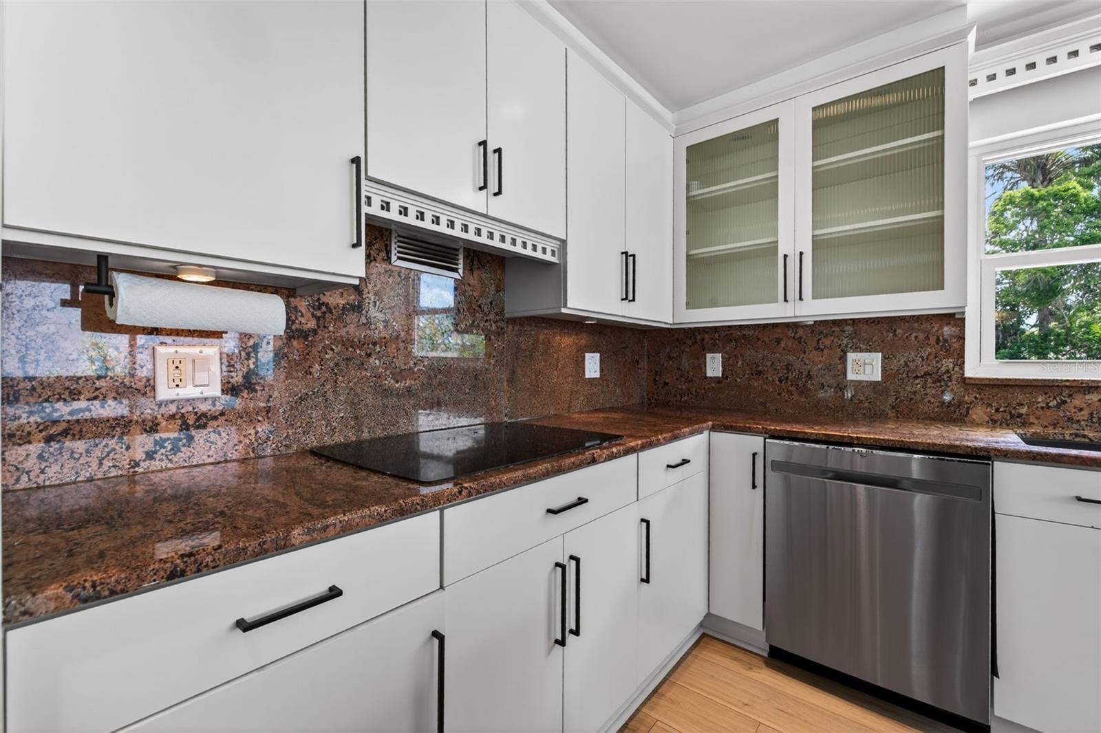 HEART OF BELLEAIR - Residential