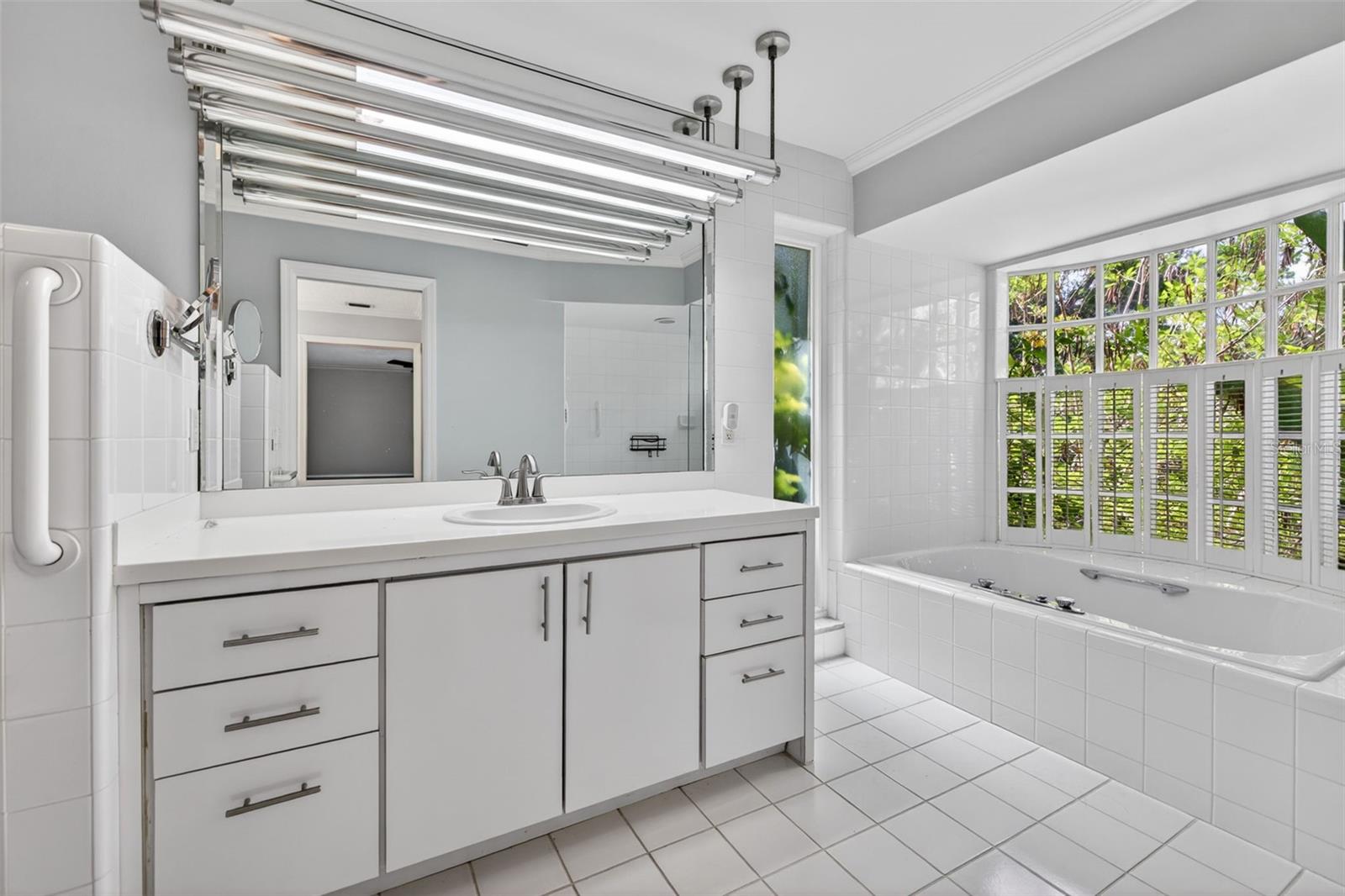 HEART OF BELLEAIR - Residential