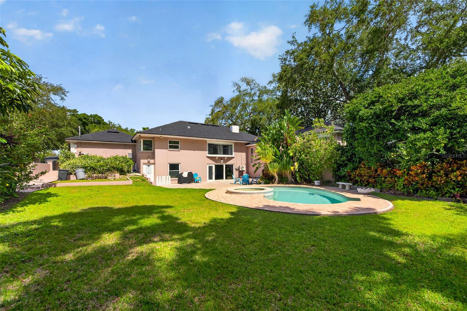 HEART OF BELLEAIR - Residential