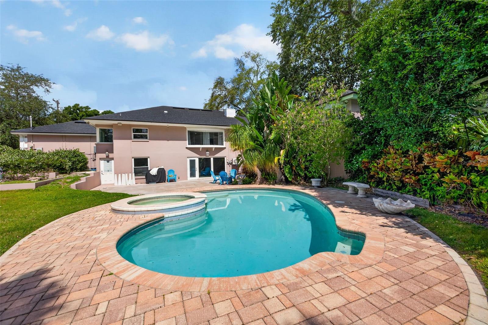 HEART OF BELLEAIR - Residential