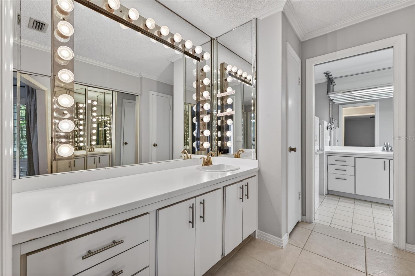 HEART OF BELLEAIR - Residential