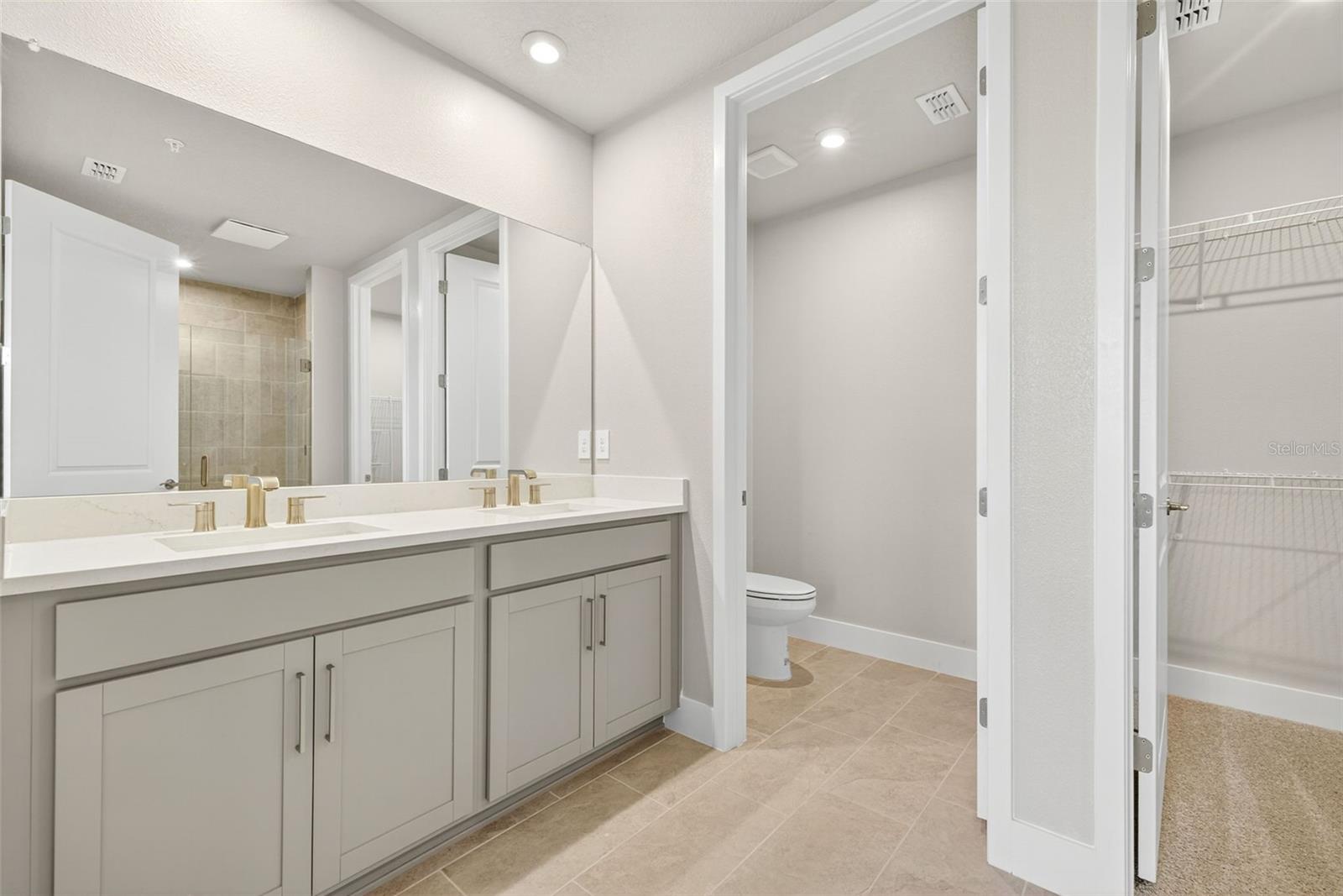 LAKESPUR AT WELLEN PARK - Residential