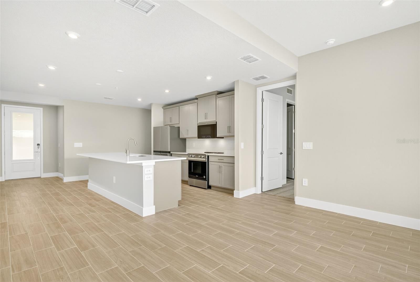 LAKESPUR AT WELLEN PARK - Residential