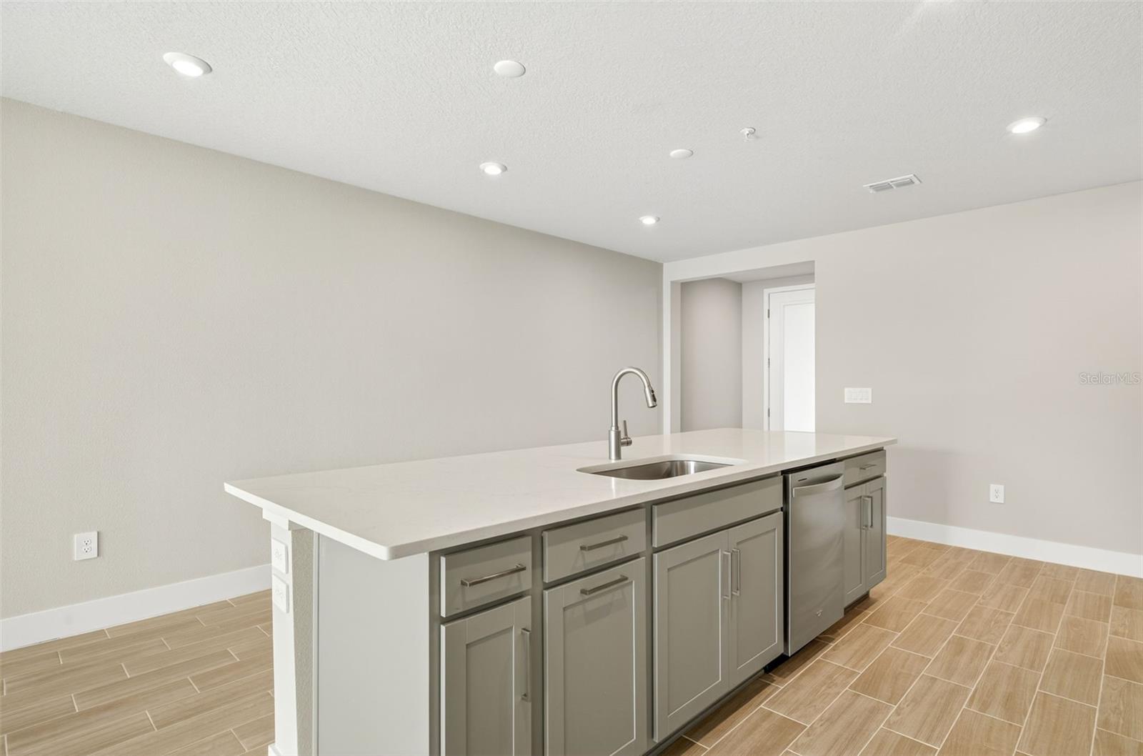 LAKESPUR AT WELLEN PARK - Residential