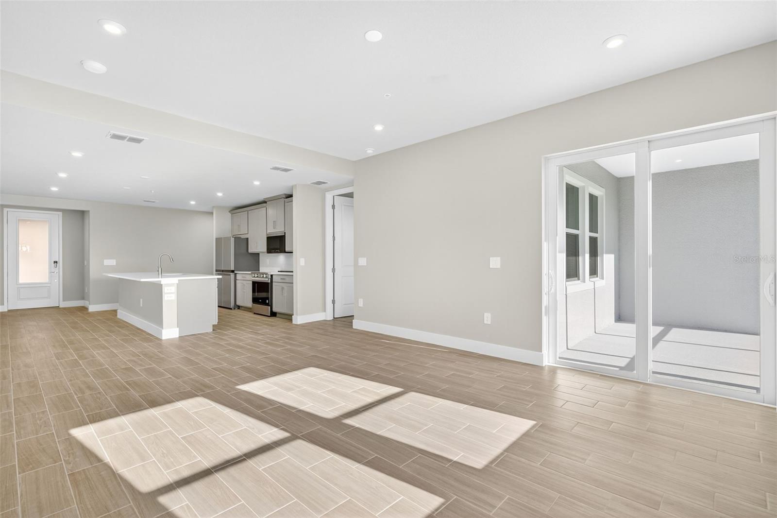 LAKESPUR AT WELLEN PARK - Residential