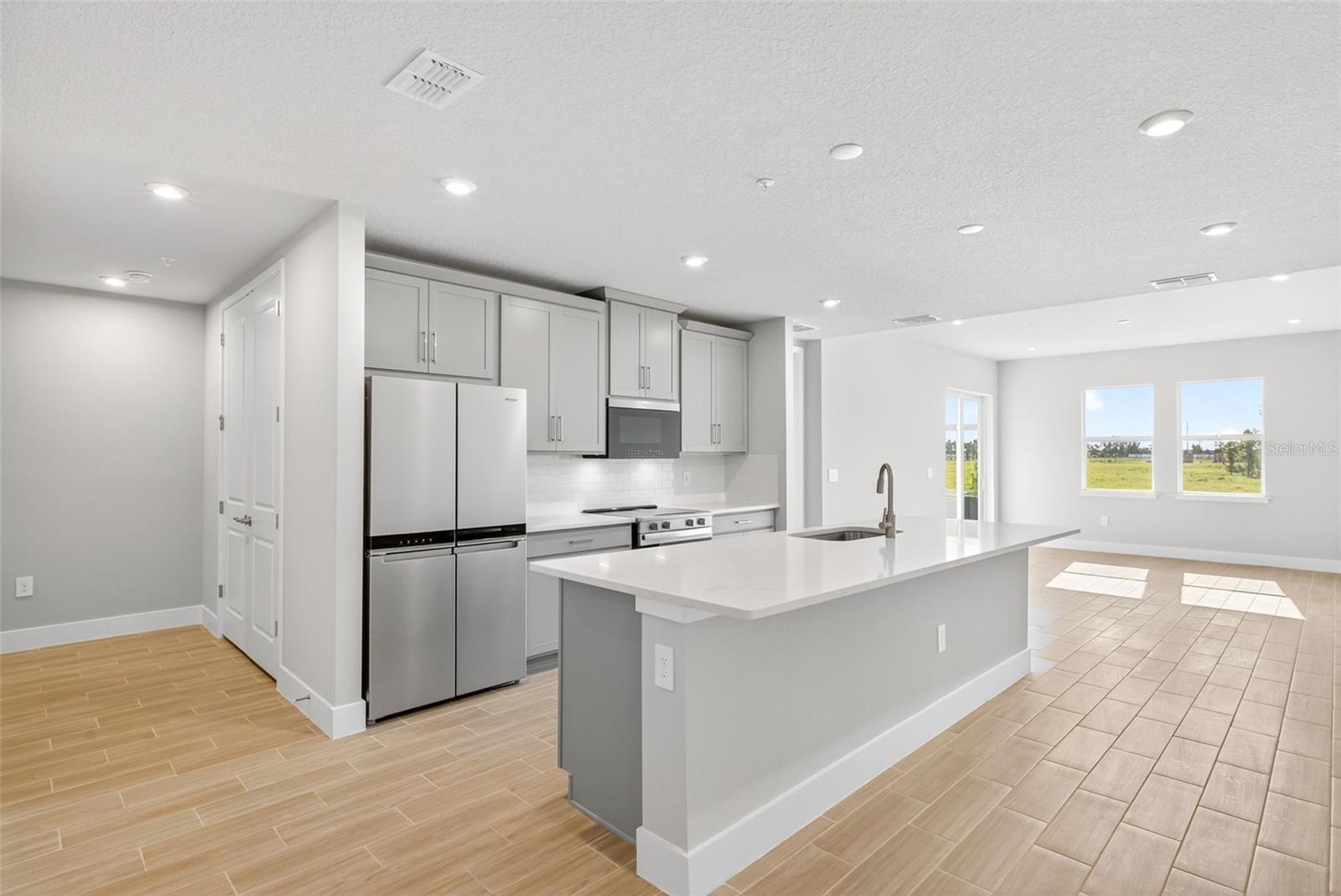 LAKESPUR AT WELLEN PARK - Residential