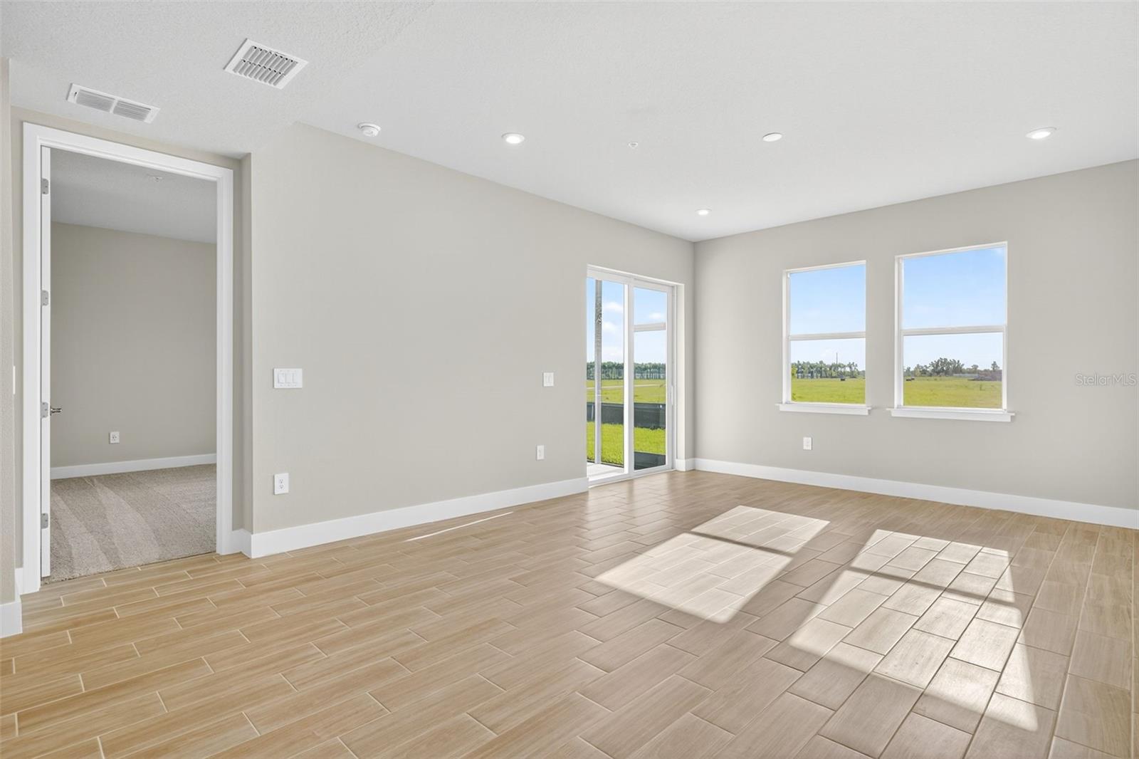 LAKESPUR AT WELLEN PARK - Residential