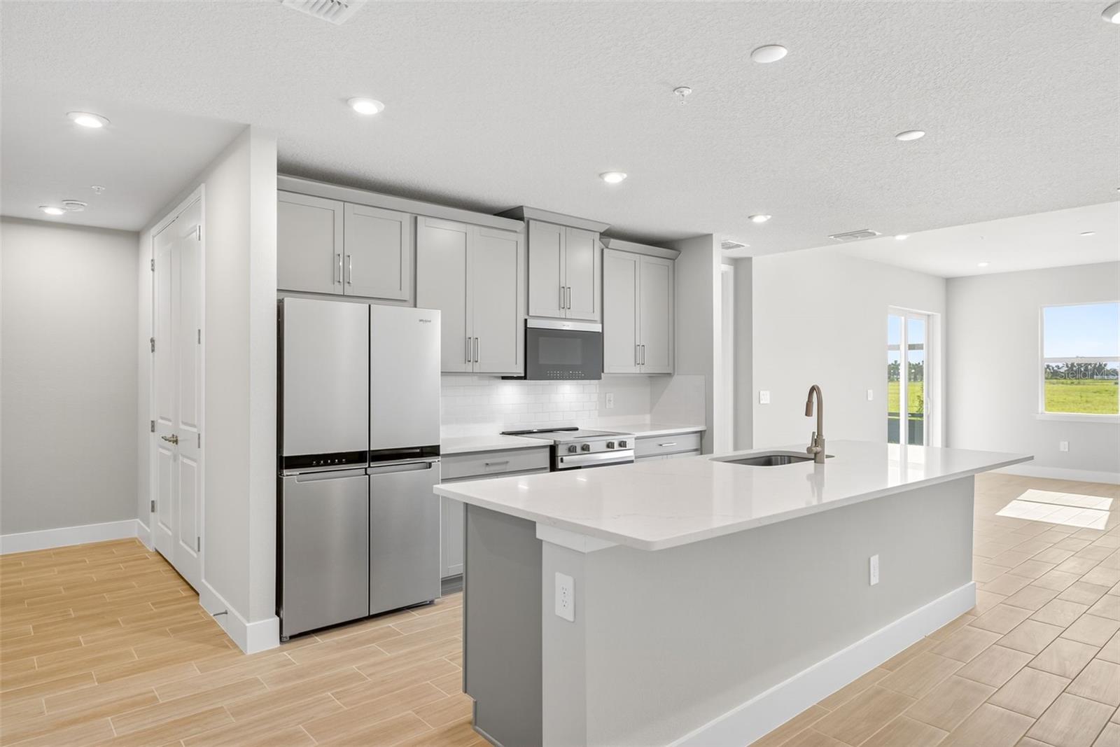 LAKESPUR AT WELLEN PARK - Residential