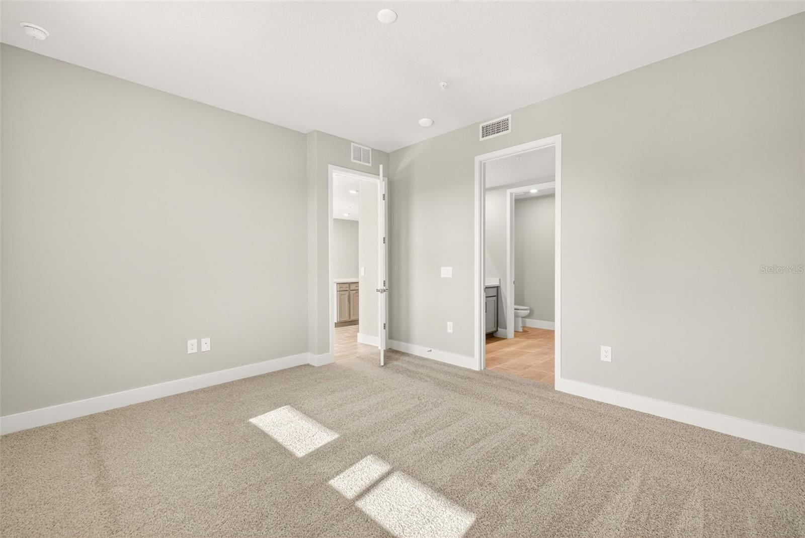LAKESPUR AT WELLEN PARK - Residential