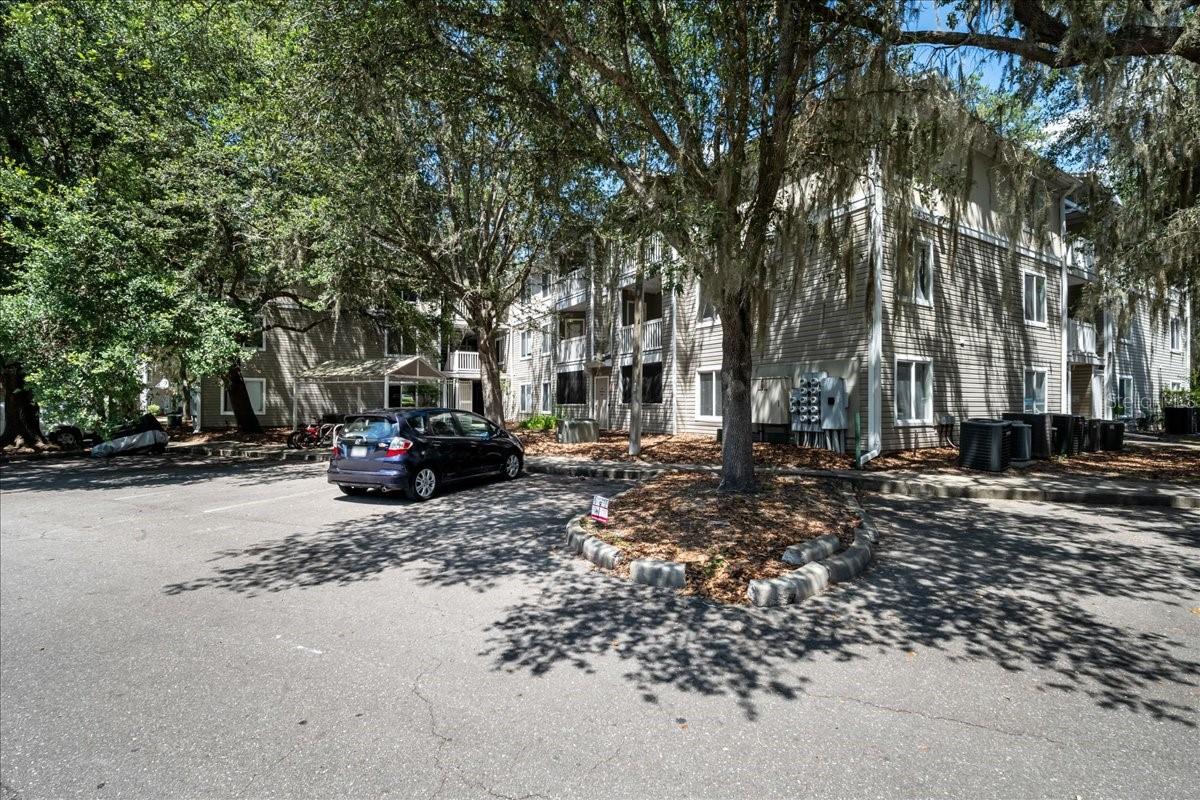 COUNTRYSIDE UNIVERSITY - Residential