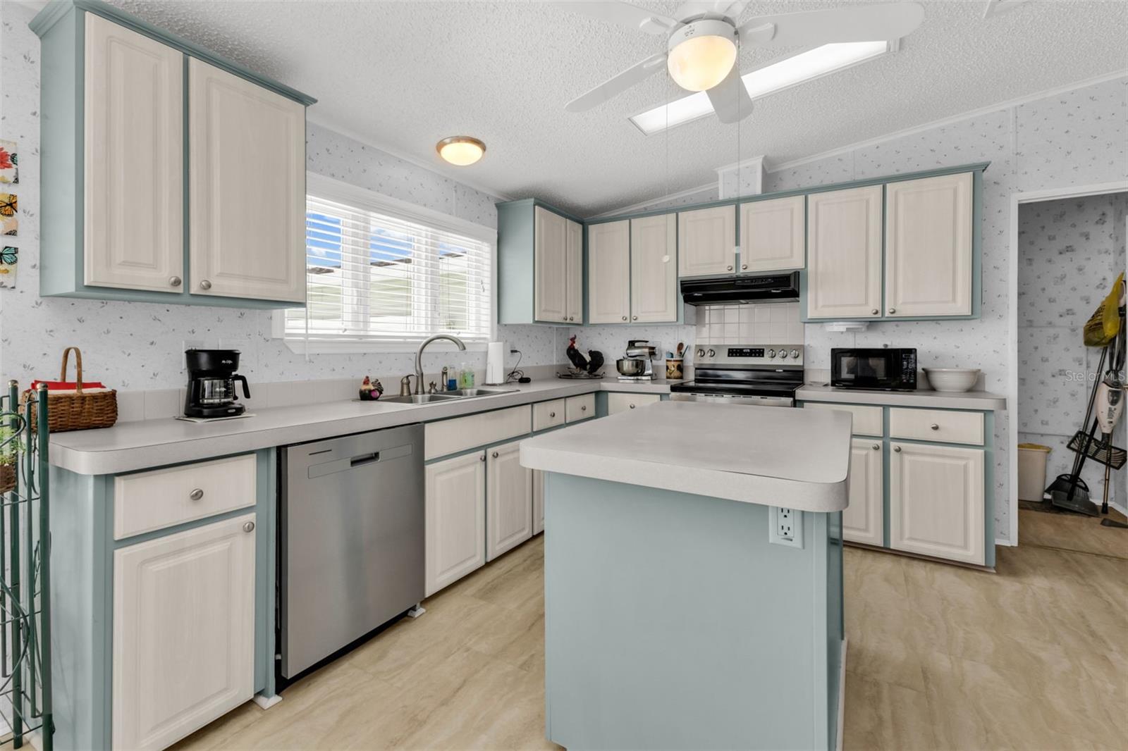 LAKEWOOD VILLAGE - Residential