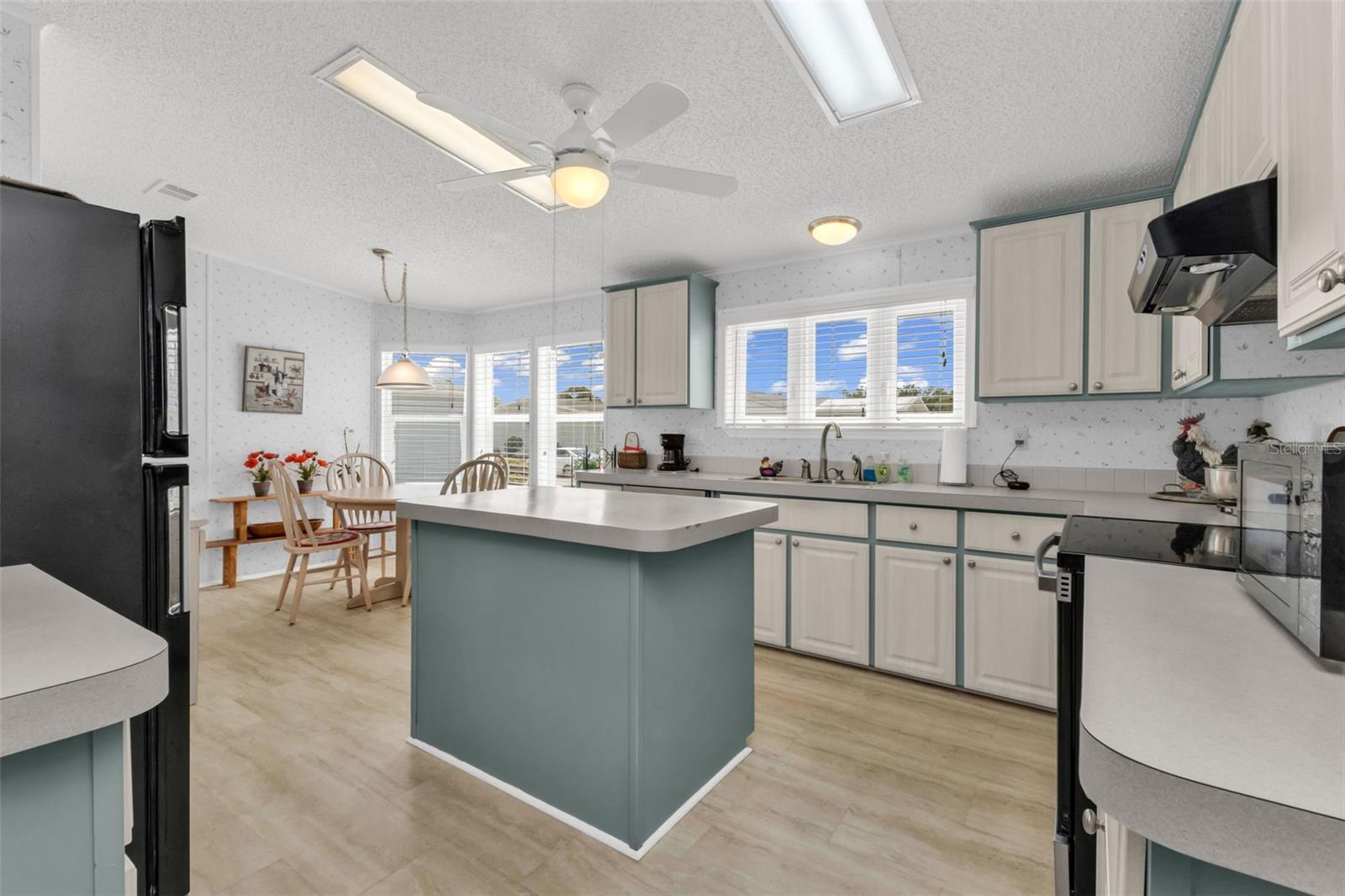 LAKEWOOD VILLAGE - Residential