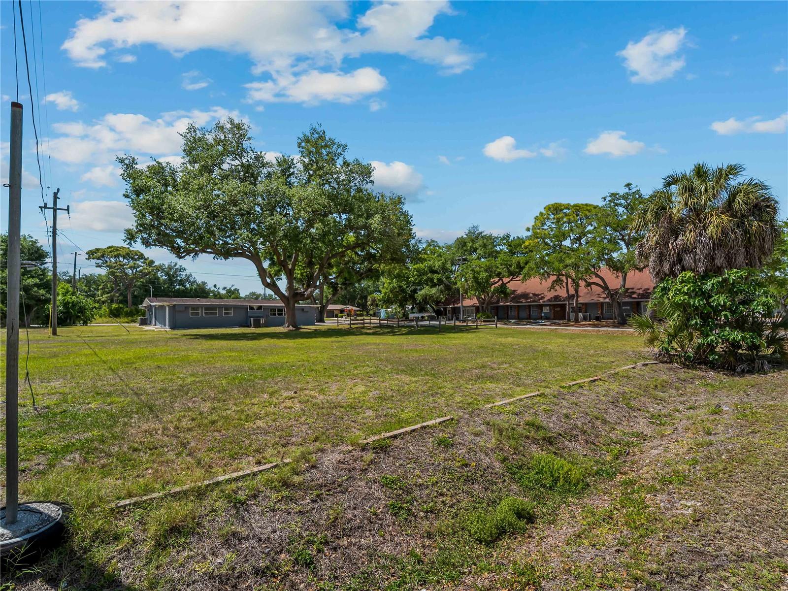 SOUTH VENICE - Land