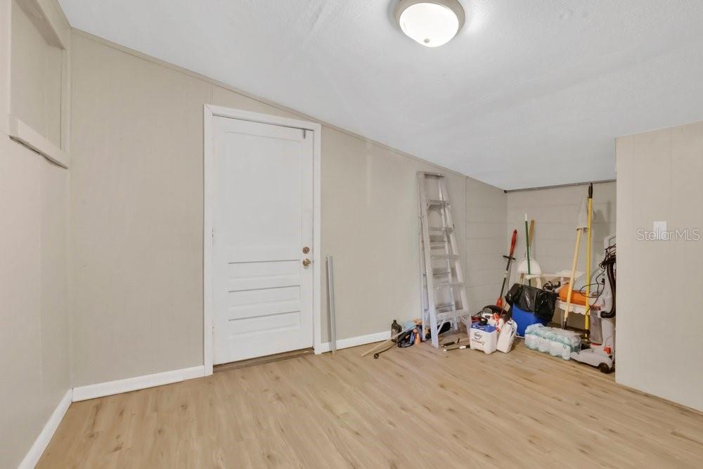 JAN PHYL VILLAGE UNIT 03 A - Residential Lease