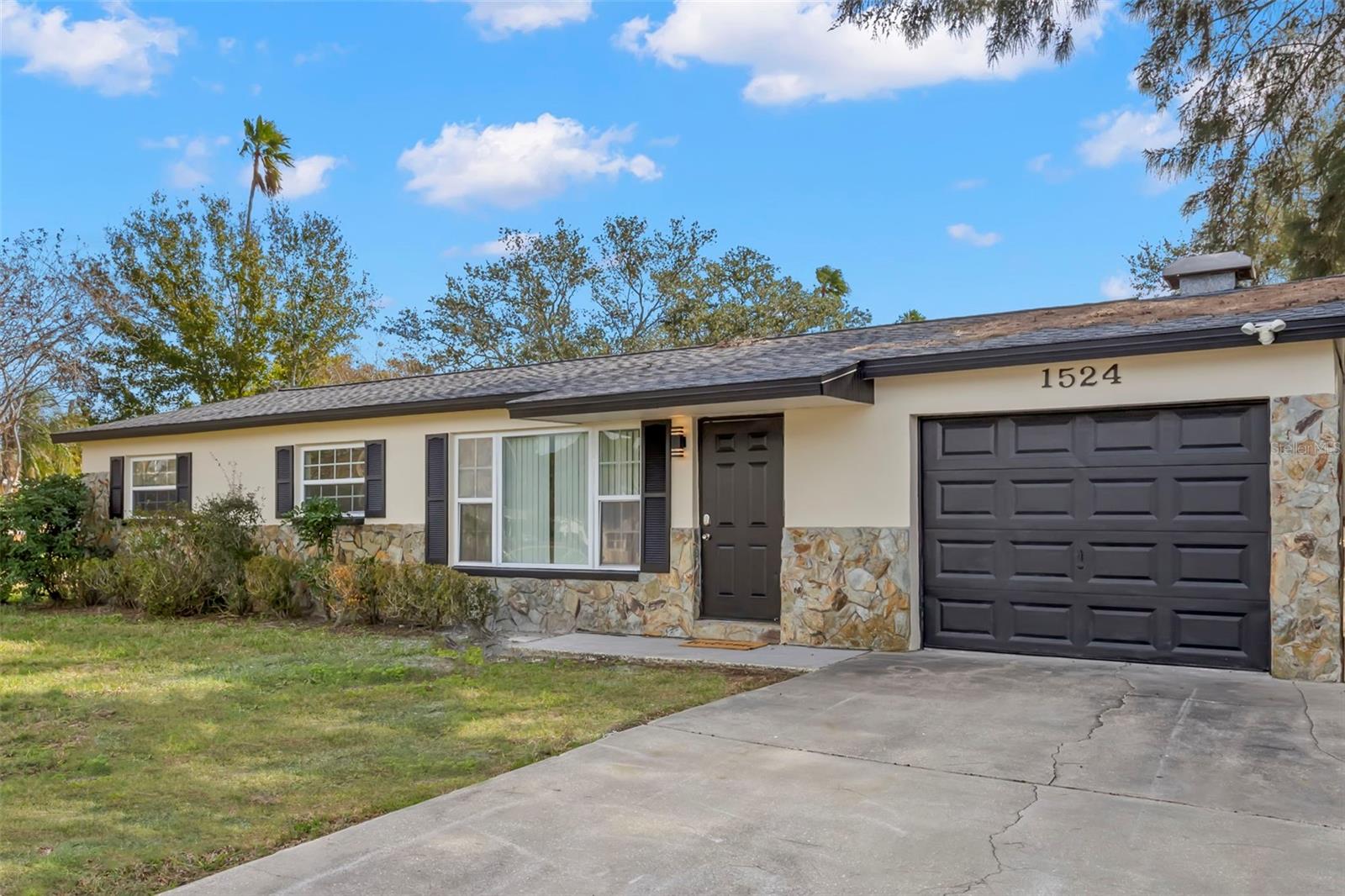 SHORE ACRES OVERLOOK SEC - Residential