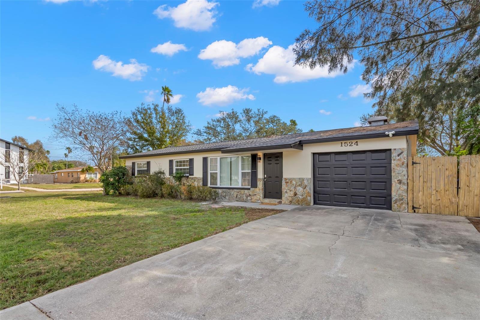 SHORE ACRES OVERLOOK SEC - Residential