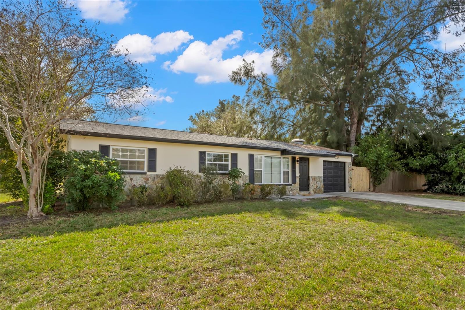 SHORE ACRES OVERLOOK SEC - Residential