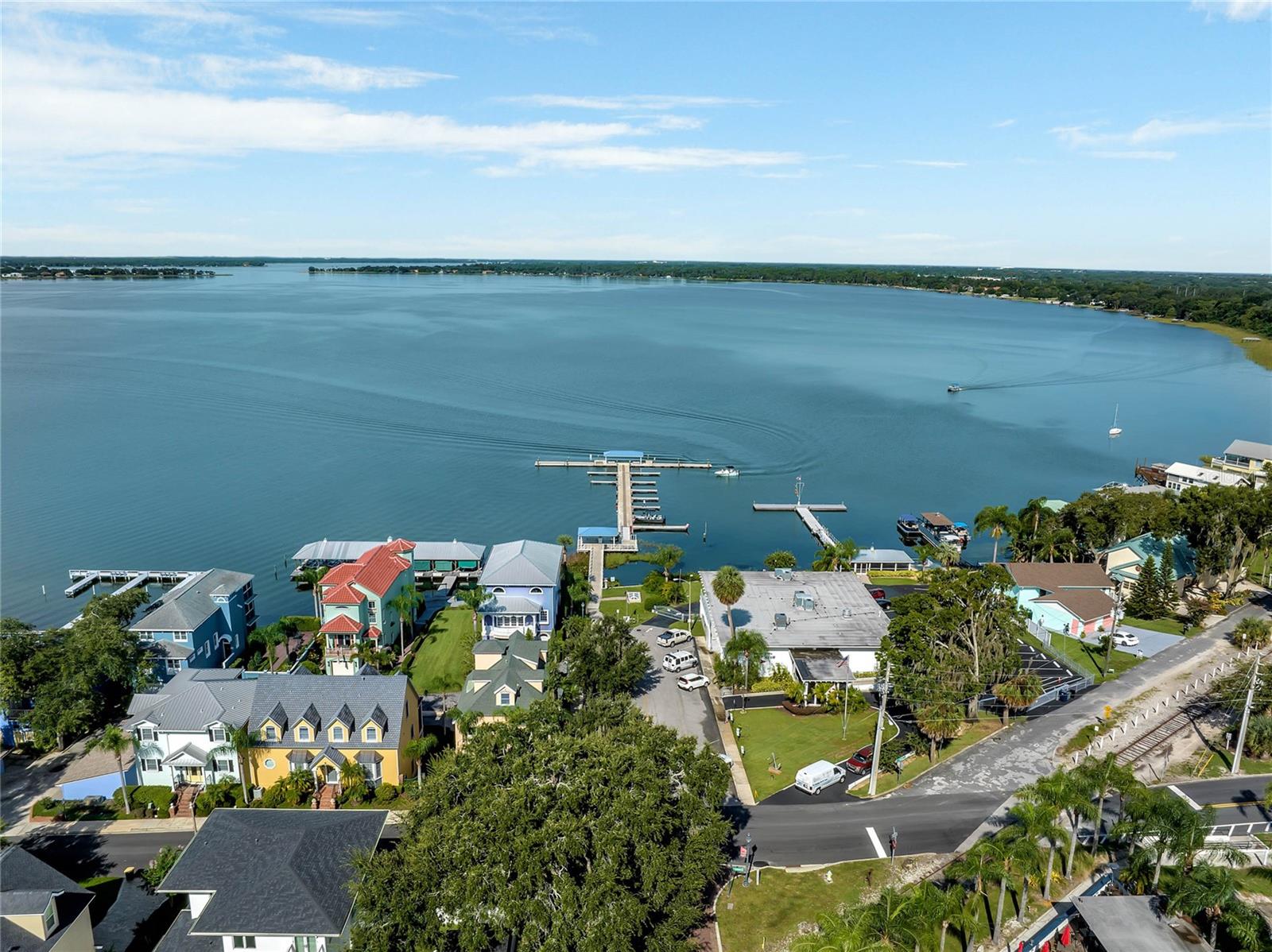 AVALON PARK TAVARES - Residential