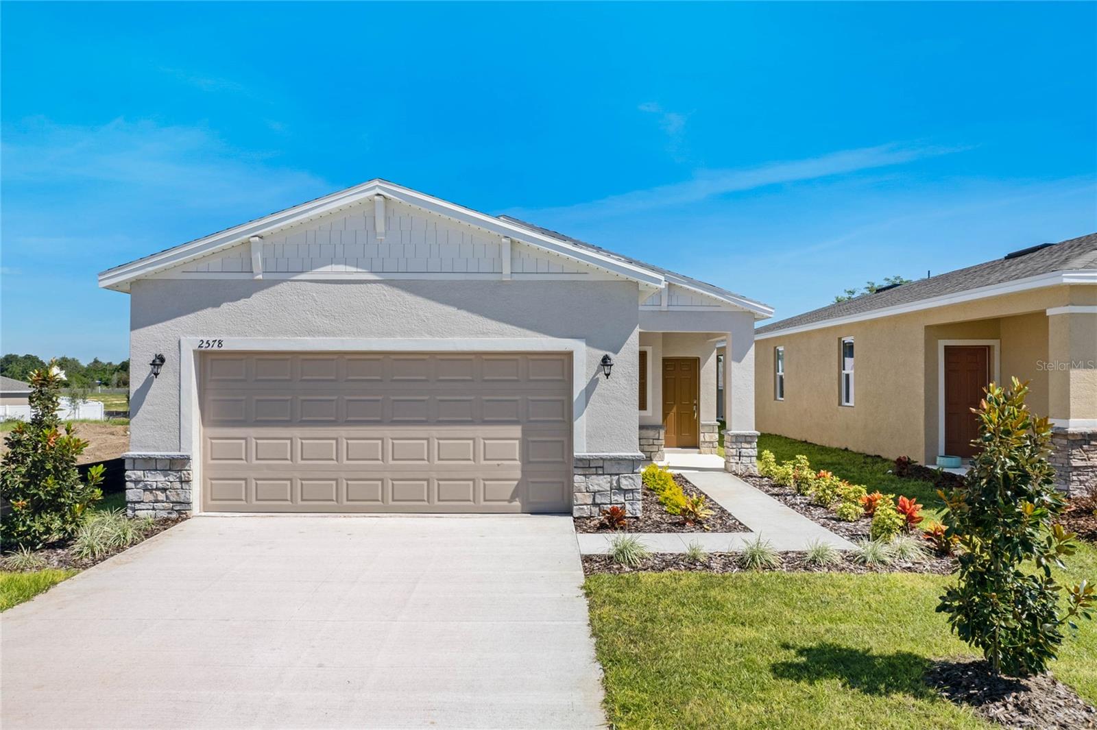 AVALON PARK TAVARES - Residential