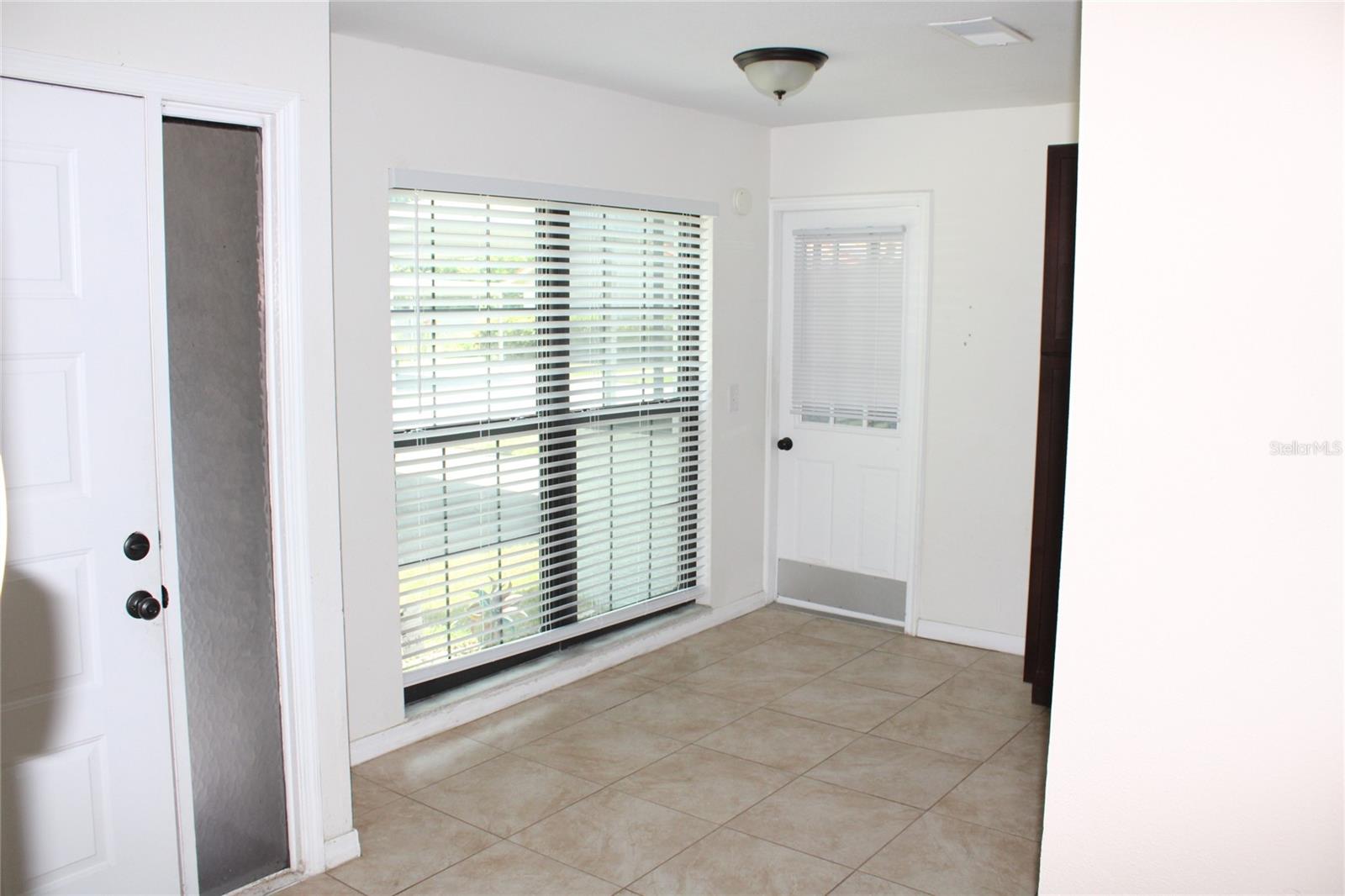 VILLAS OF LAKE ARBOR - Residential