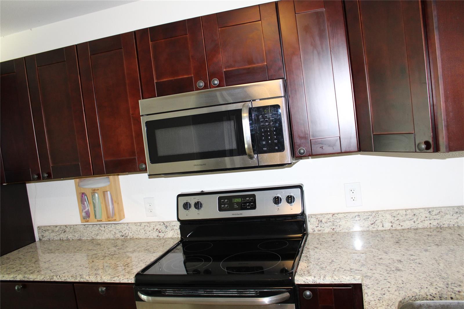 VILLAS OF LAKE ARBOR - Residential