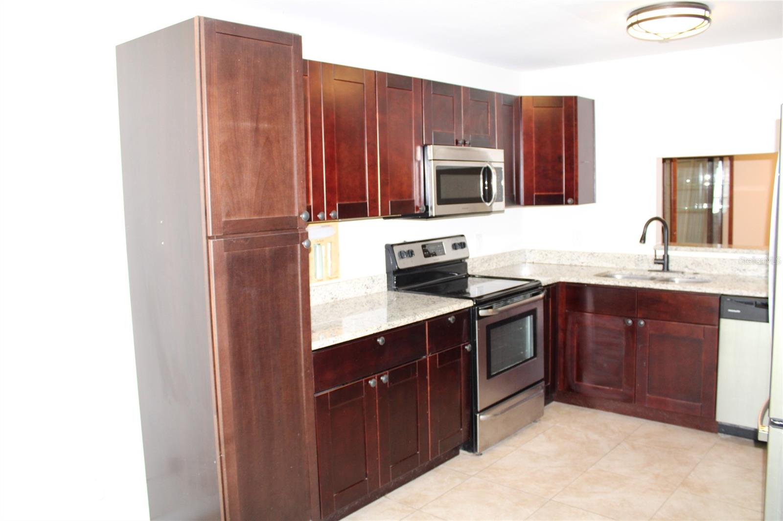 VILLAS OF LAKE ARBOR - Residential