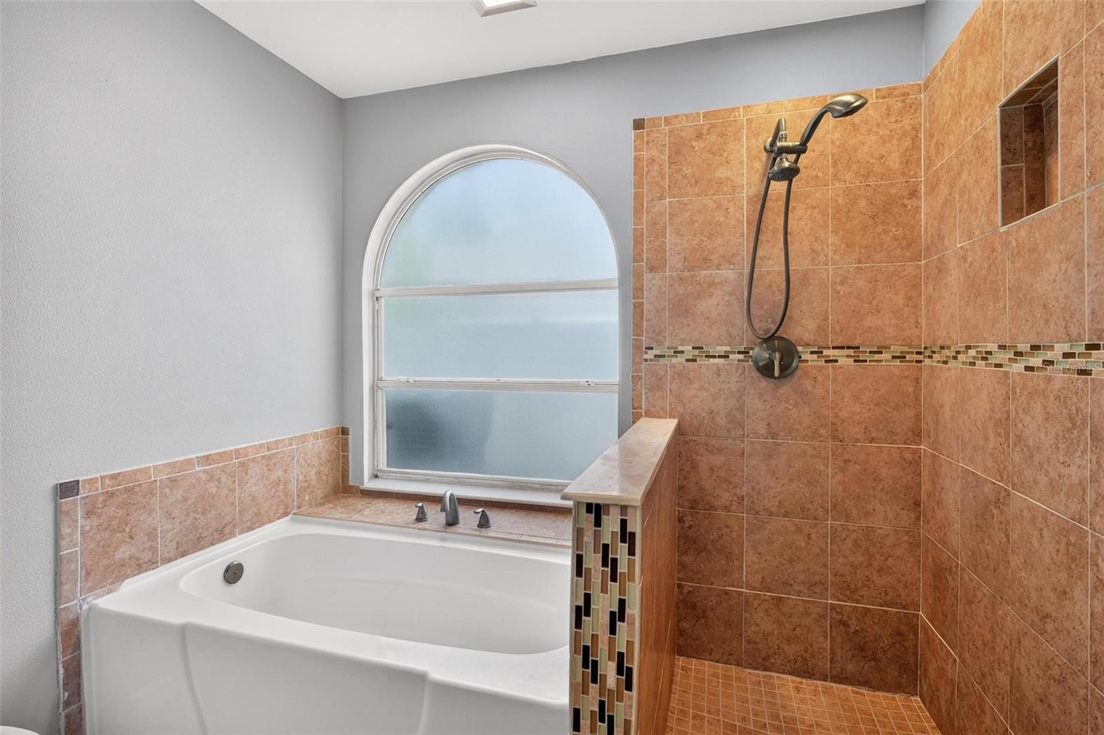 WATERFORD LAKES TR N33 - Residential