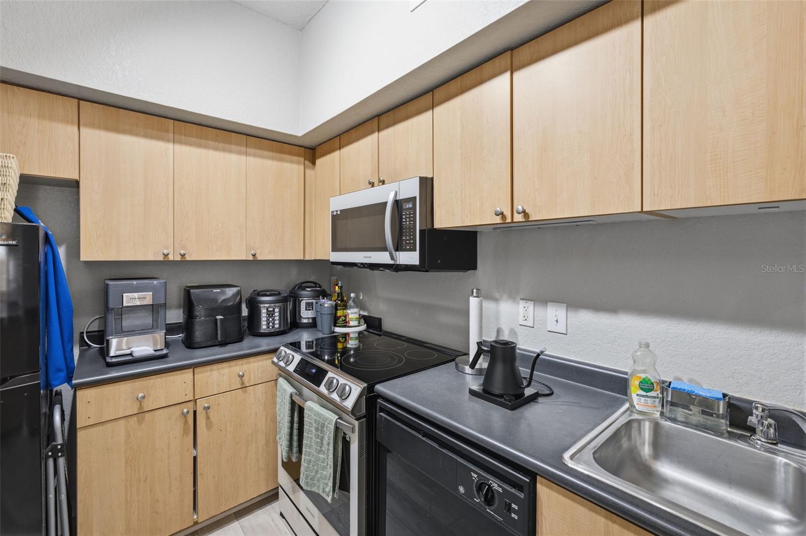 THE MADISON AT SOHO CONDOMINIU - Residential Lease