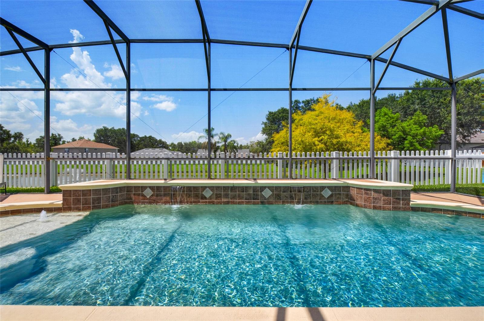AMBERLEIGH 47/7 - Residential