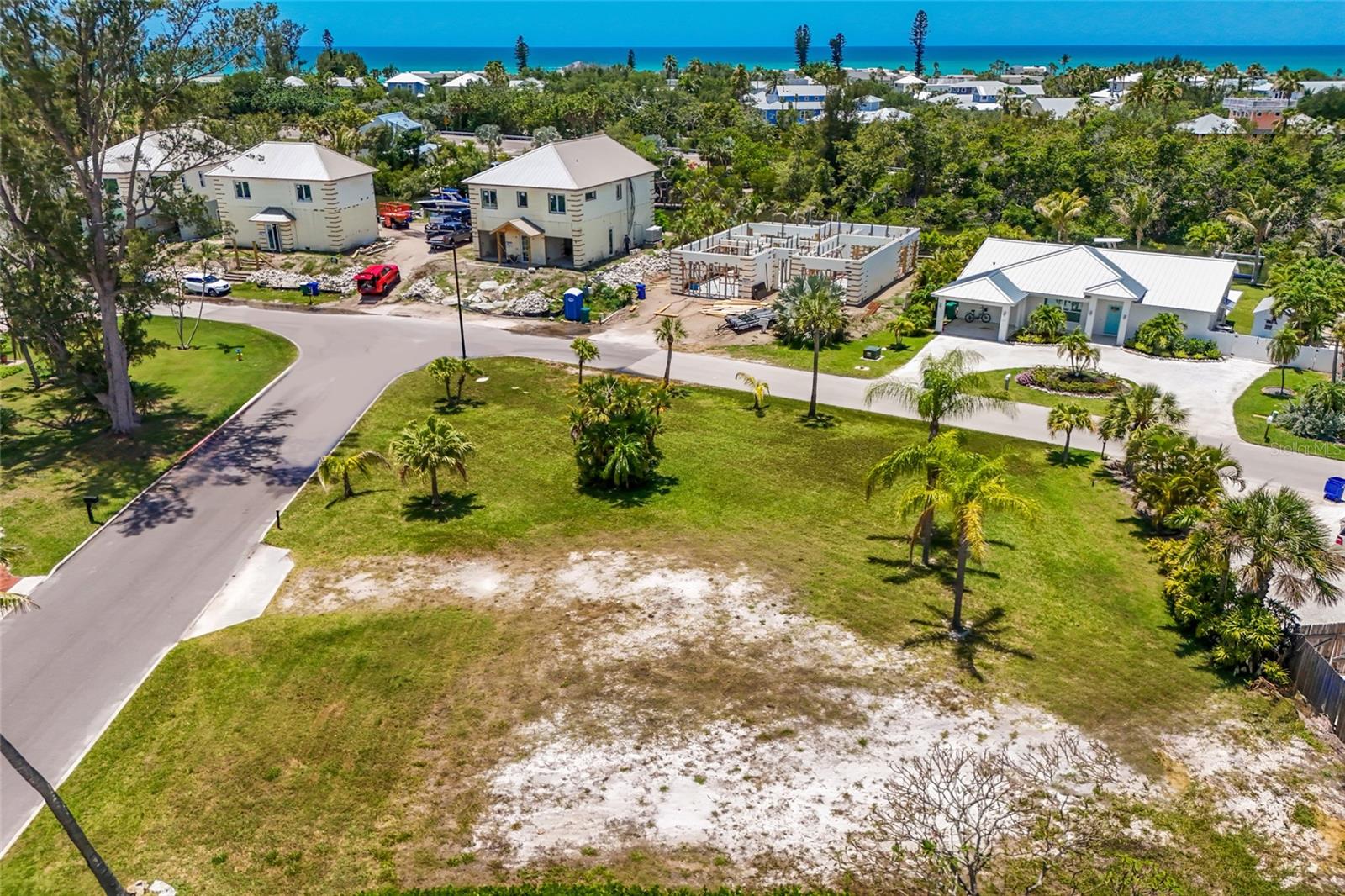 LONGBEACH ON LONGBOAT KEY - Land