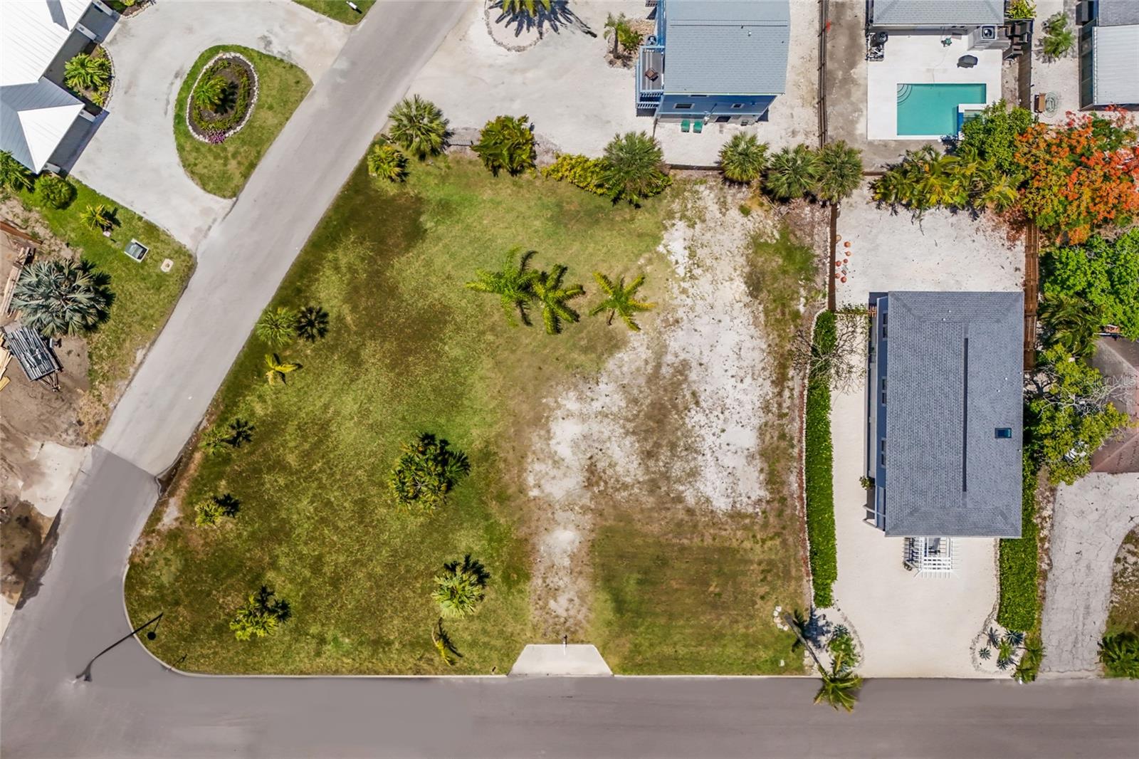LONGBEACH ON LONGBOAT KEY - Land