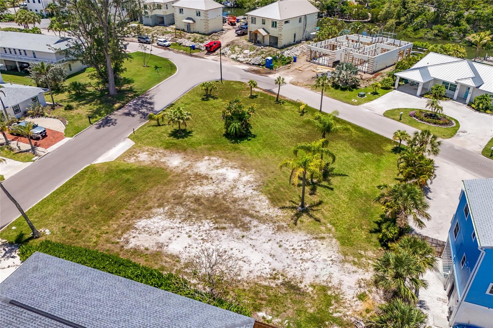 LONGBEACH ON LONGBOAT KEY - Land