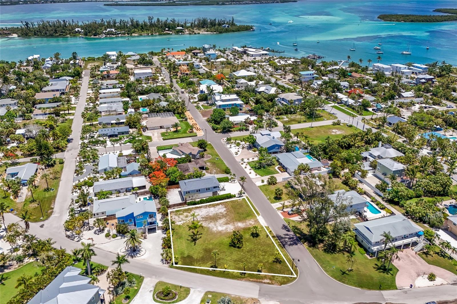 LONGBEACH ON LONGBOAT KEY - Land