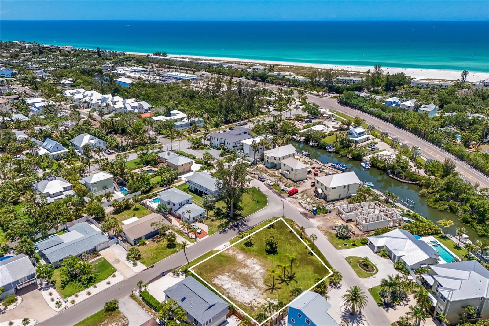 LONGBEACH ON LONGBOAT KEY - Land