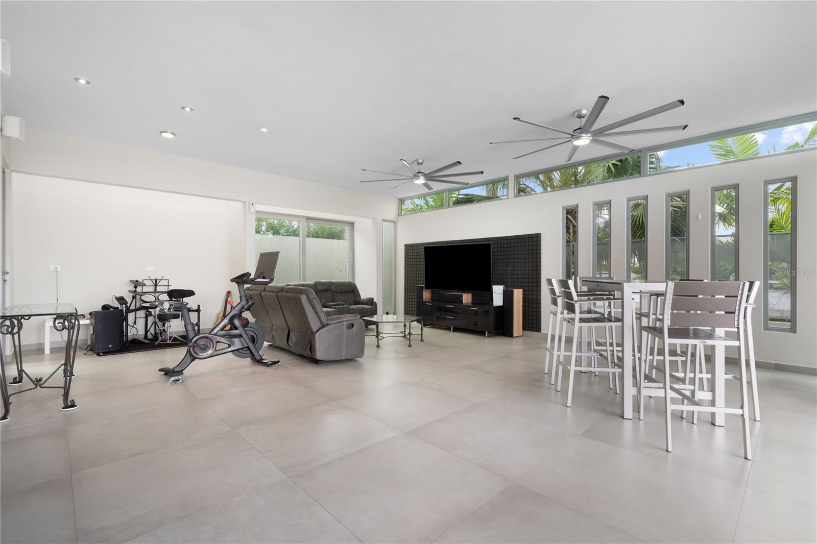 URBANIZACION TORRIMAR - Residential