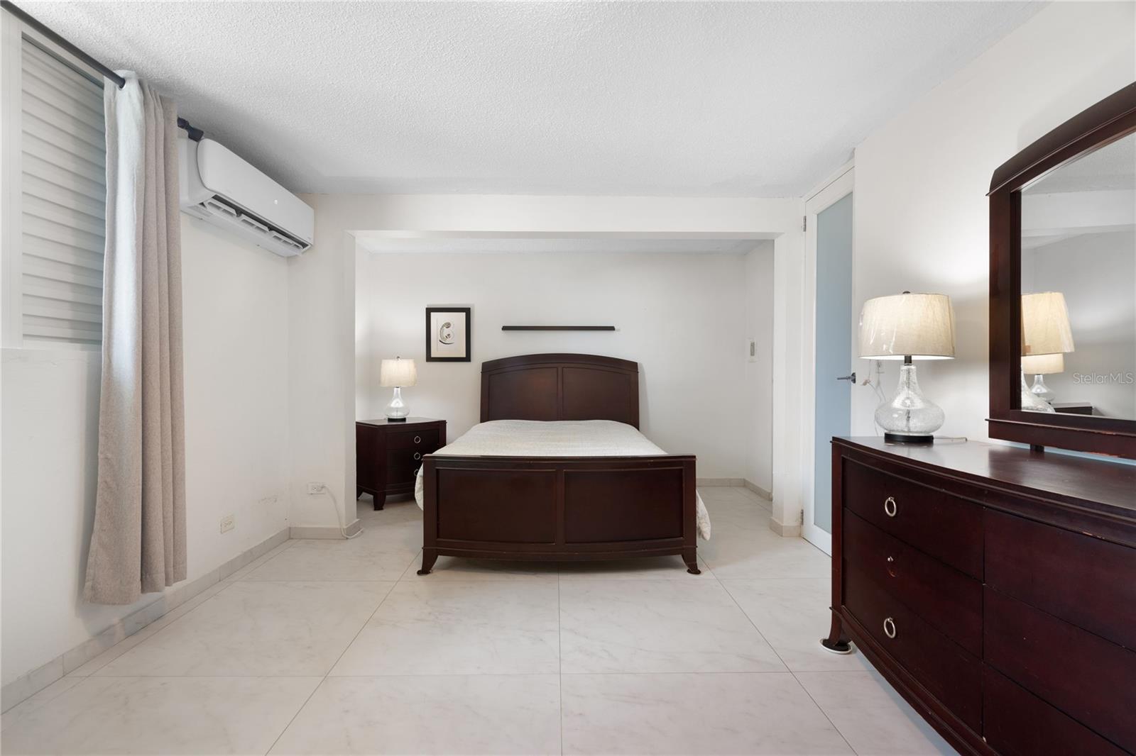 URBANIZACION TORRIMAR - Residential