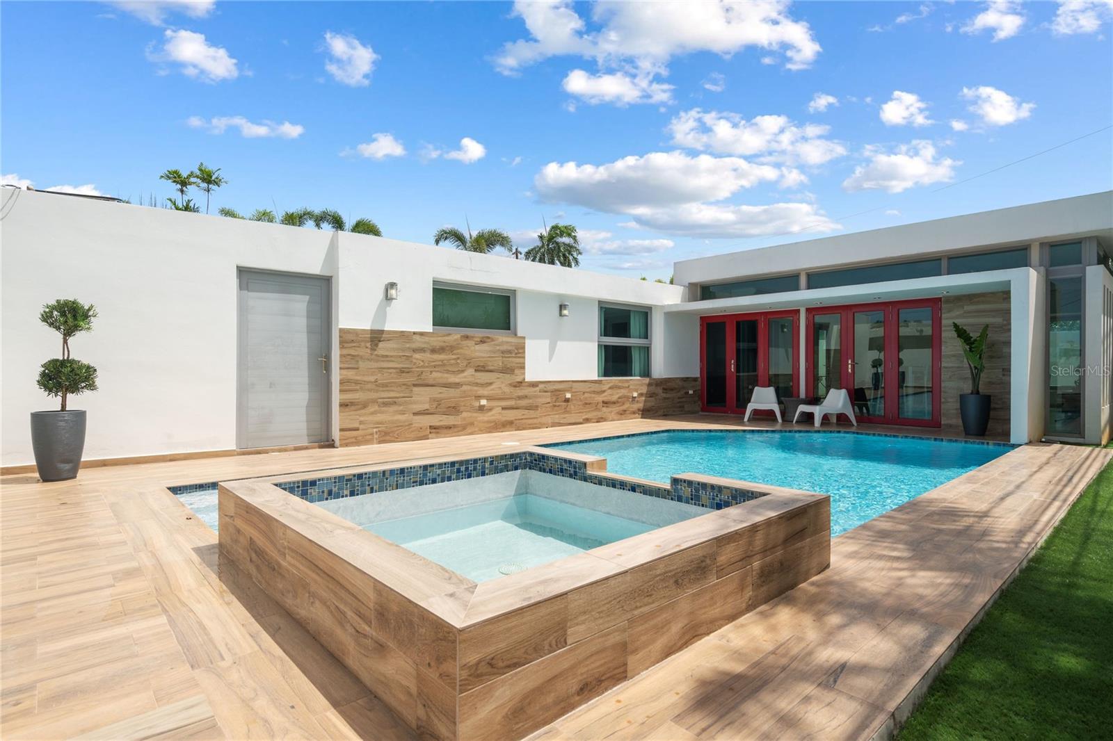 URBANIZACION TORRIMAR - Residential