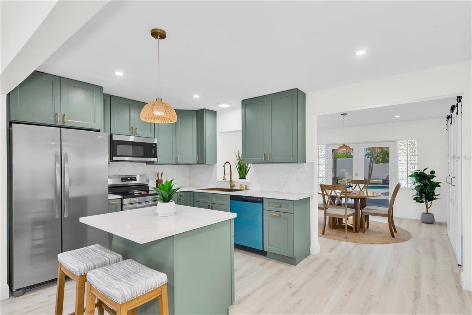 BOCA CIEGA ISLE - Residential