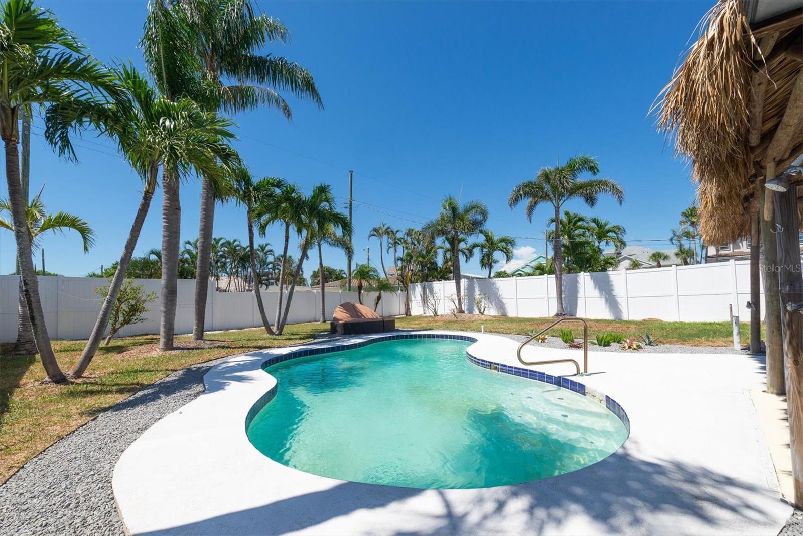 BOCA CIEGA ISLE - Residential