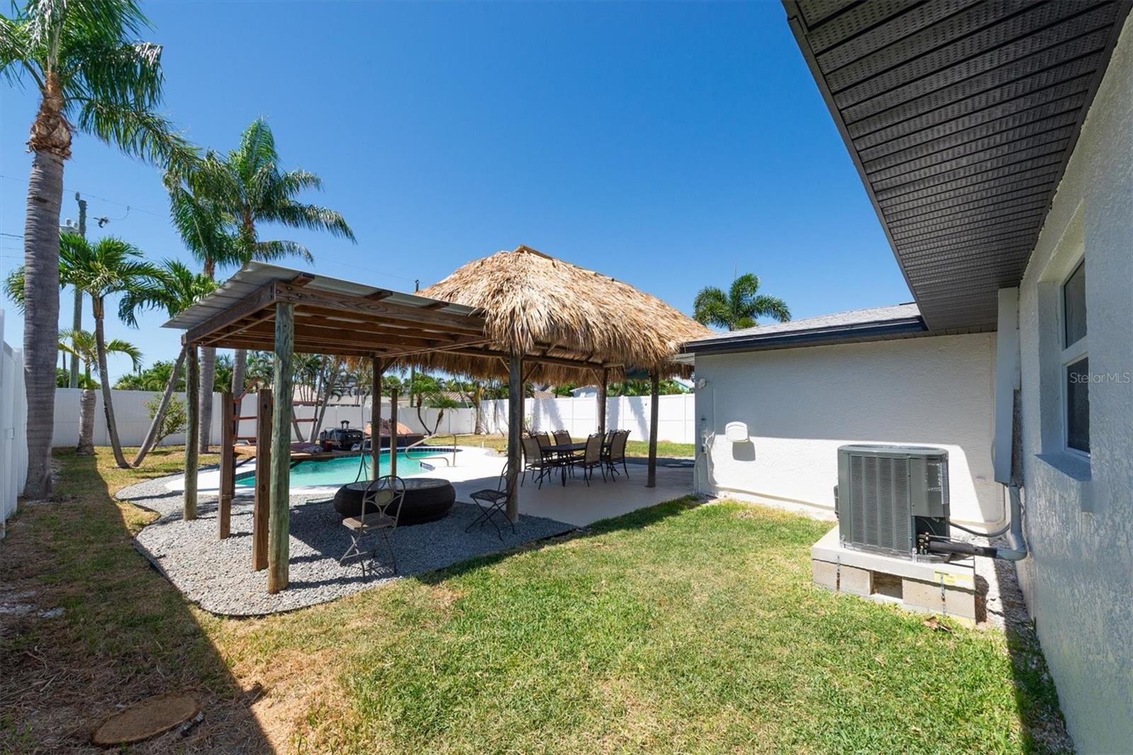 BOCA CIEGA ISLE - Residential