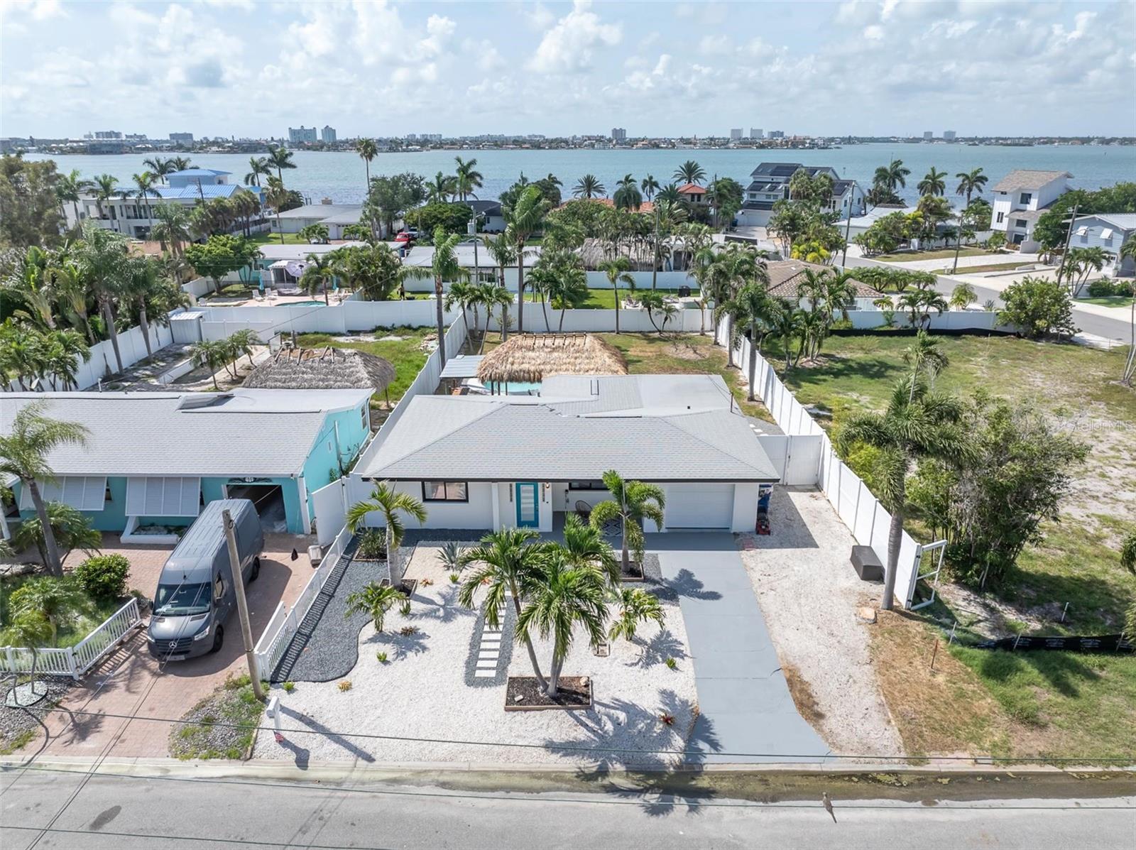 BOCA CIEGA ISLE - Residential