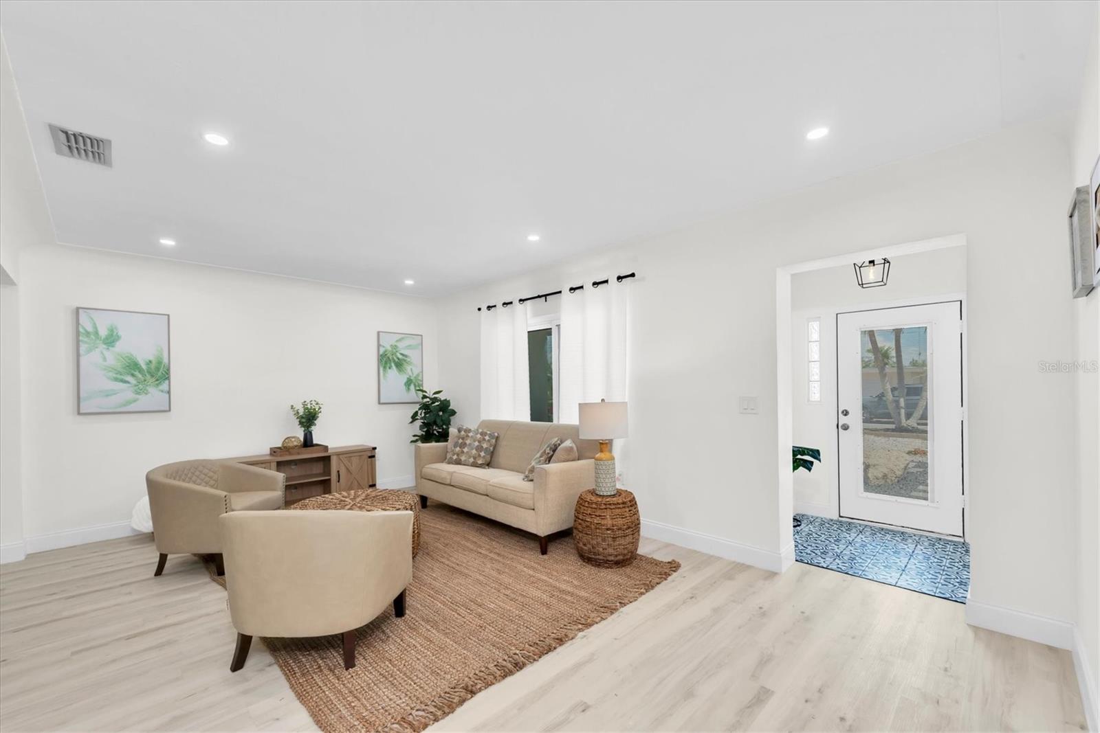 BOCA CIEGA ISLE - Residential