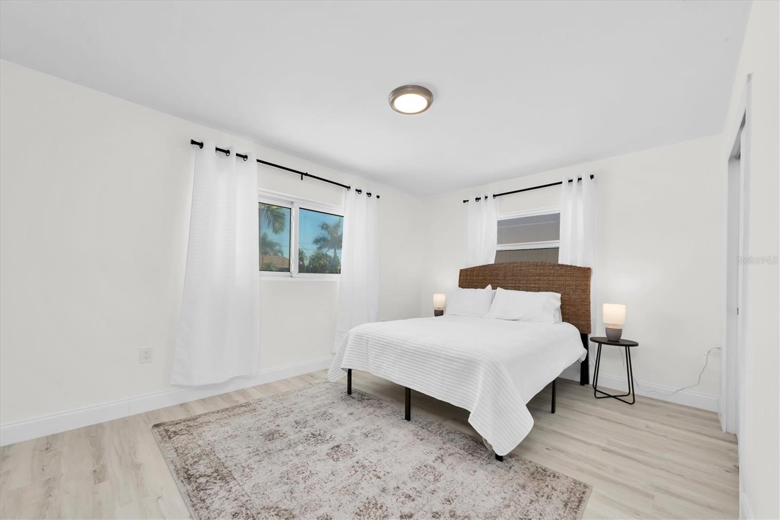 BOCA CIEGA ISLE - Residential
