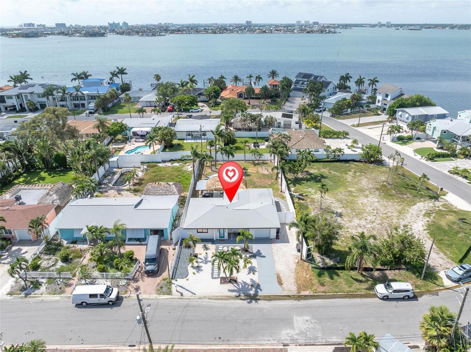 BOCA CIEGA ISLE - Residential