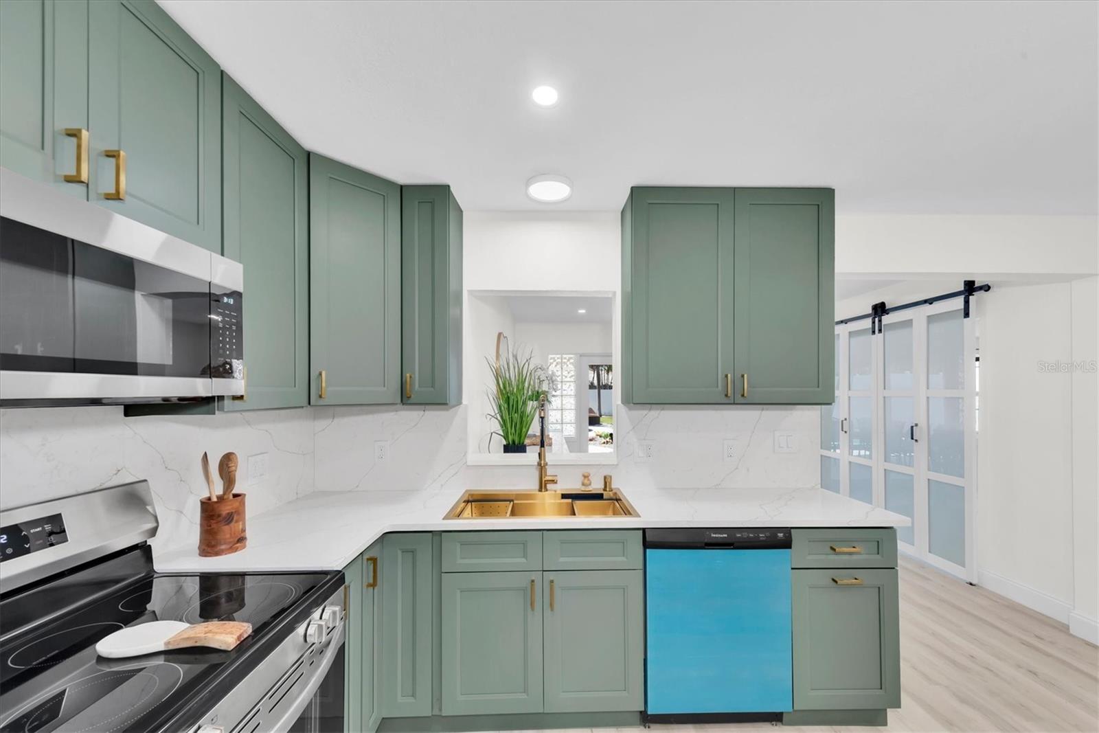 BOCA CIEGA ISLE - Residential