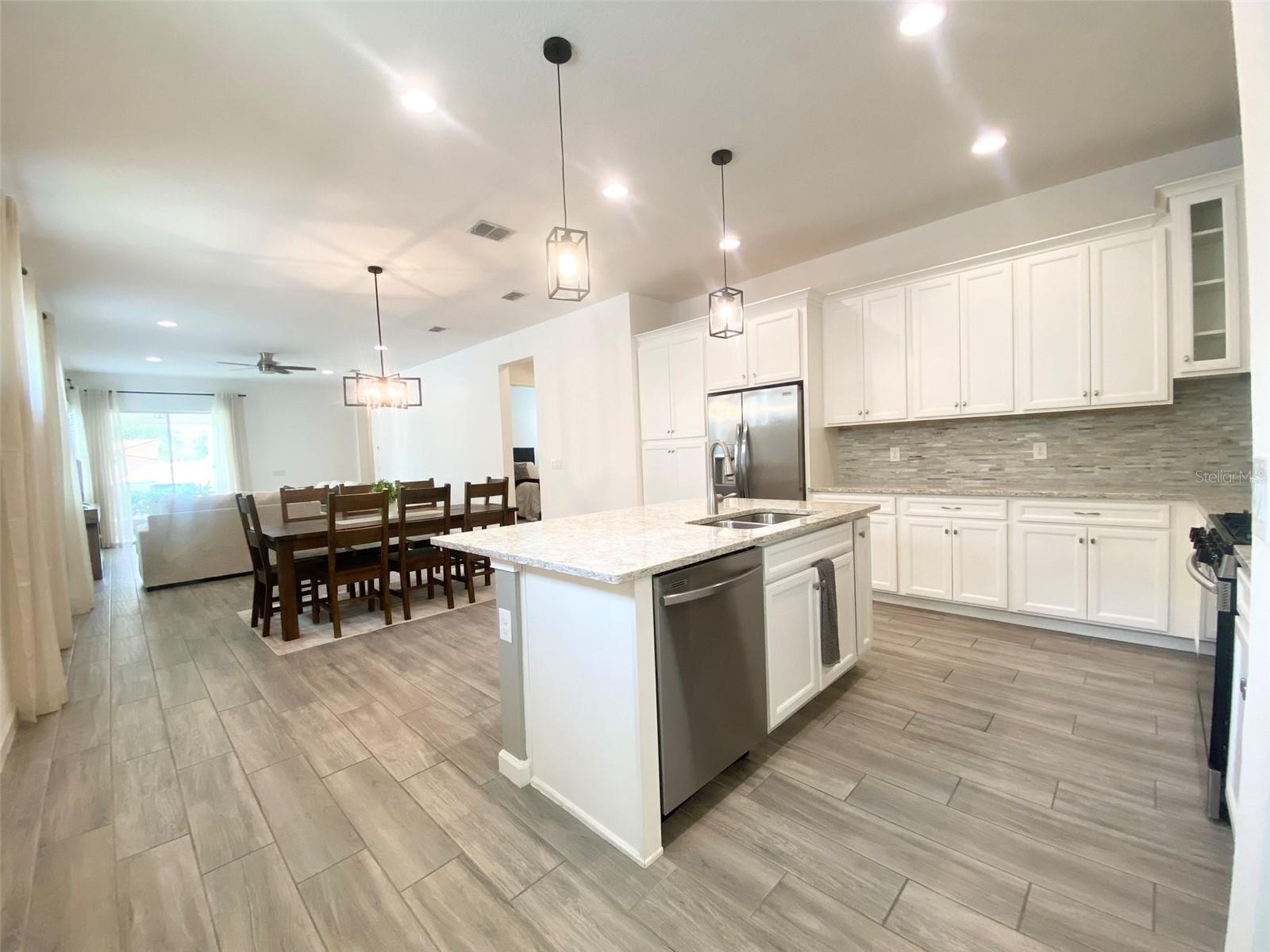 MIRABAY PARCELS 21 & 23 - Residential