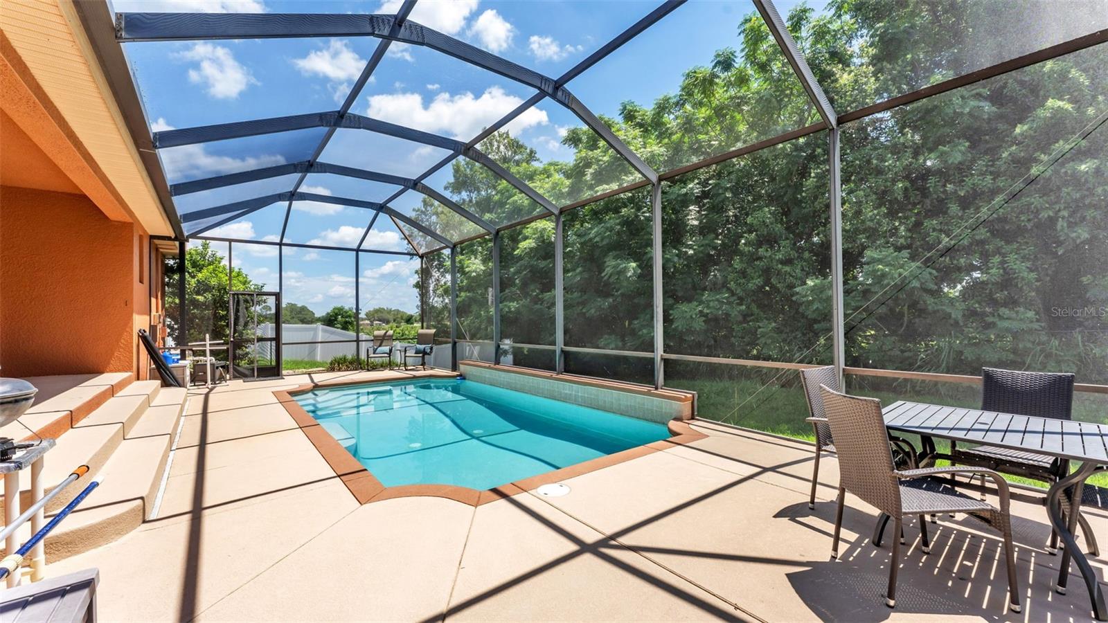 KINSLEY COURT - Residential