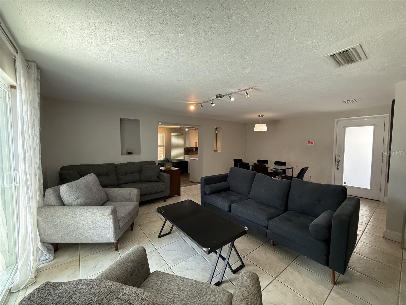 TANGELO PARK FIRST ADD - Residential